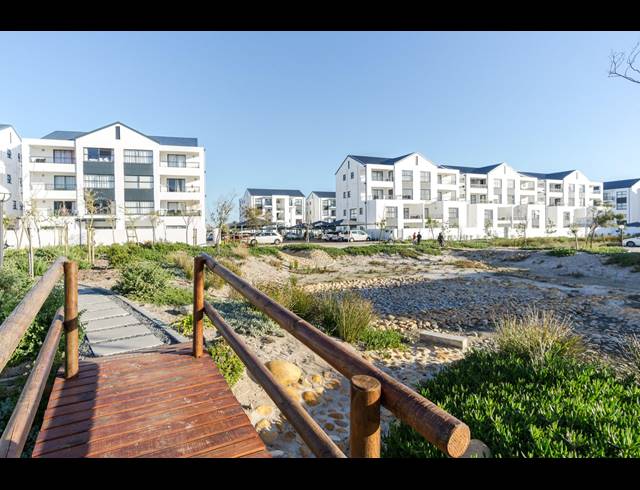 2 BEDROOM APARTMENT FOR SALE IN SANDOWN